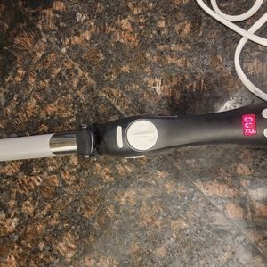Beachwaver s1 rotating curling iron 1 inch